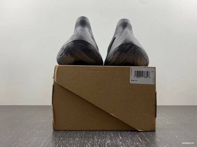 IE4931 Granite Yeezy Adidas RNR Foam MX 0827